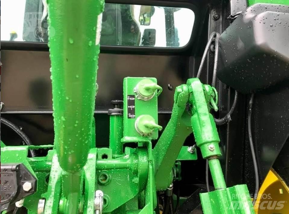 John Deere 5075E الجرارات