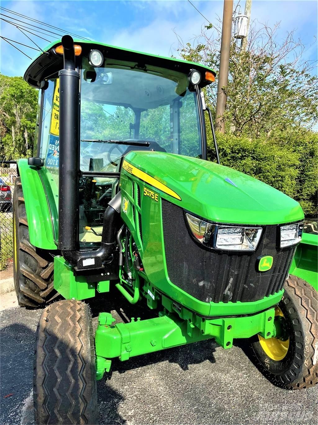 John Deere 5075E الجرارات