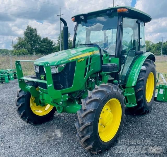 John Deere 5075E الجرارات