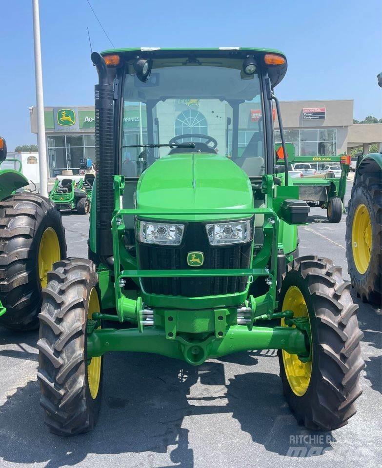 John Deere 5075E الجرارات