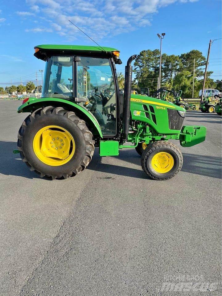John Deere 5075E الجرارات