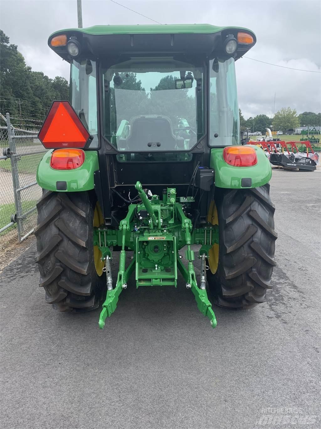 John Deere 5075E الجرارات