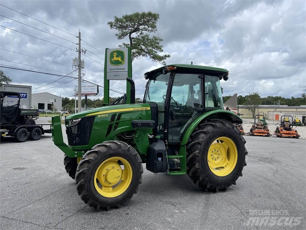 John Deere 5090E الجرارات