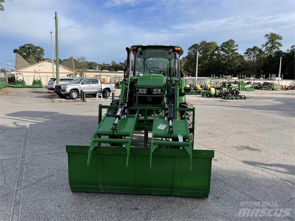 John Deere 5090E الجرارات