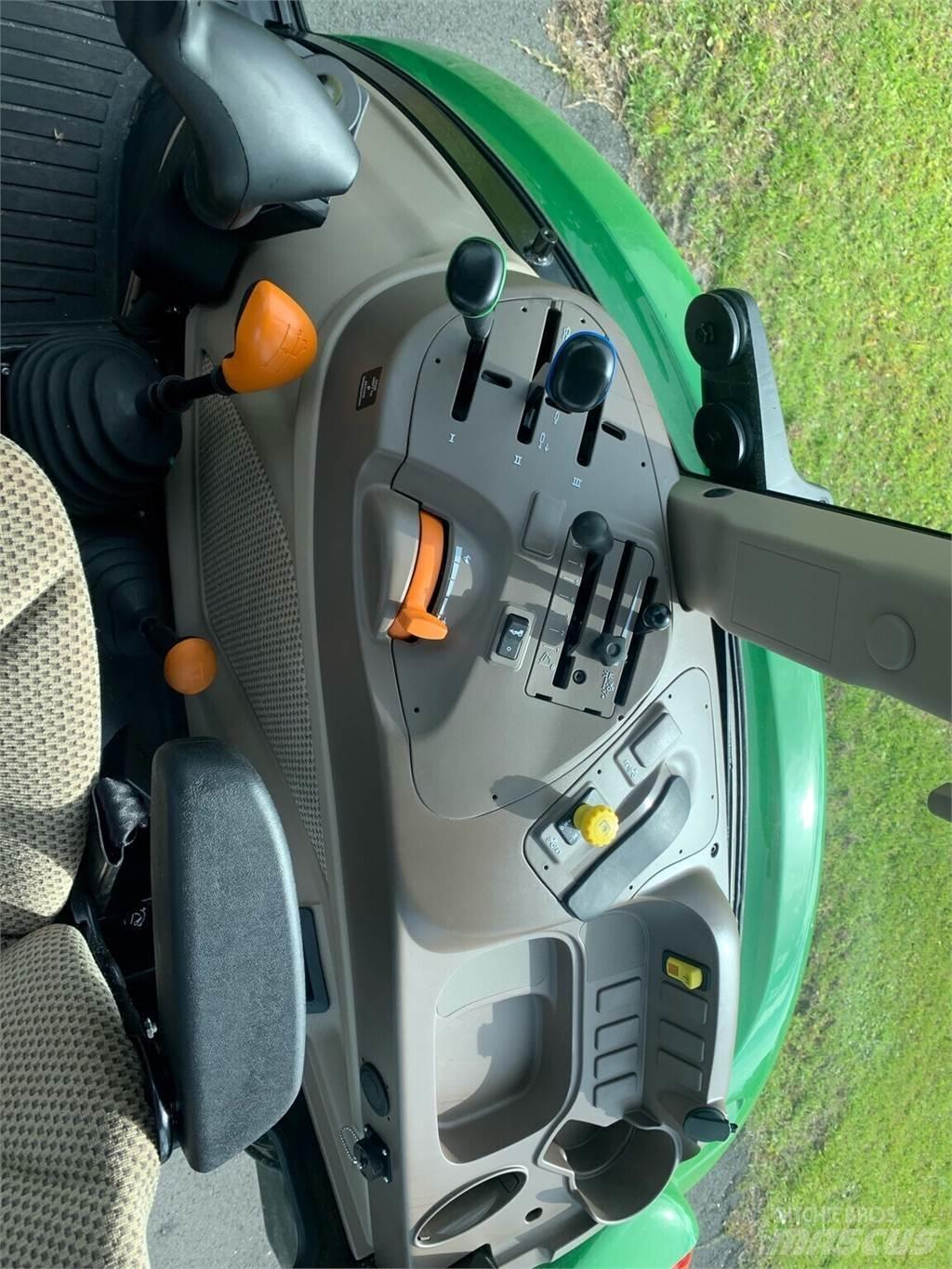 John Deere 5090E الجرارات