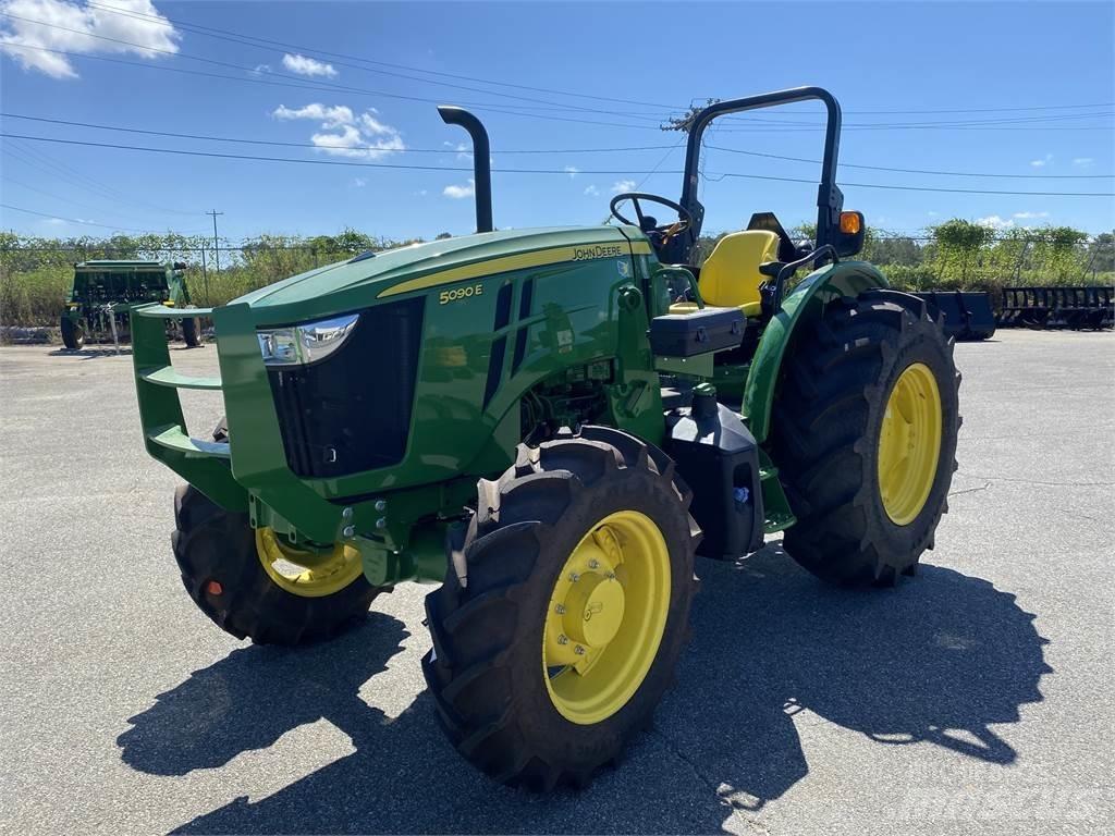 John Deere 5090E الجرارات