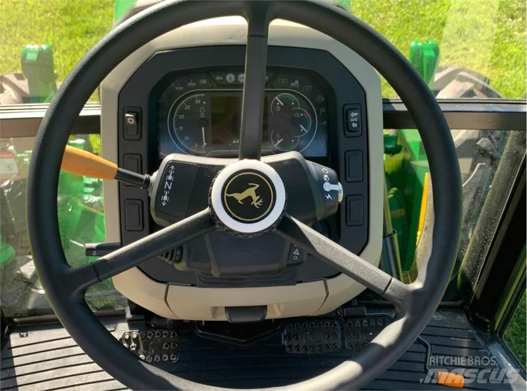 John Deere 5100E الجرارات