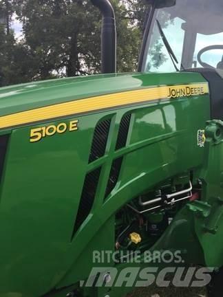 John Deere 5100E الجرارات