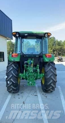 John Deere 5100E جرارات مدمجة
