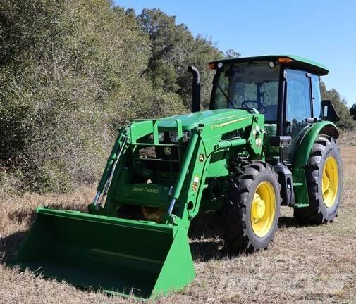 John Deere 5100E الجرارات
