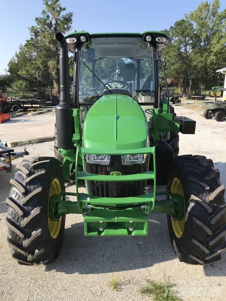 John Deere 5105M الجرارات