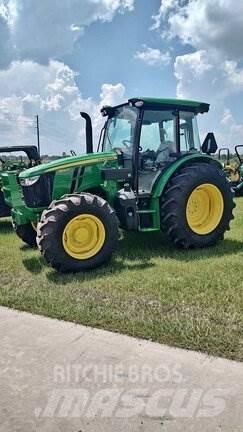 John Deere 5105M الجرارات