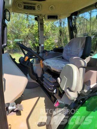 John Deere 5125M الجرارات