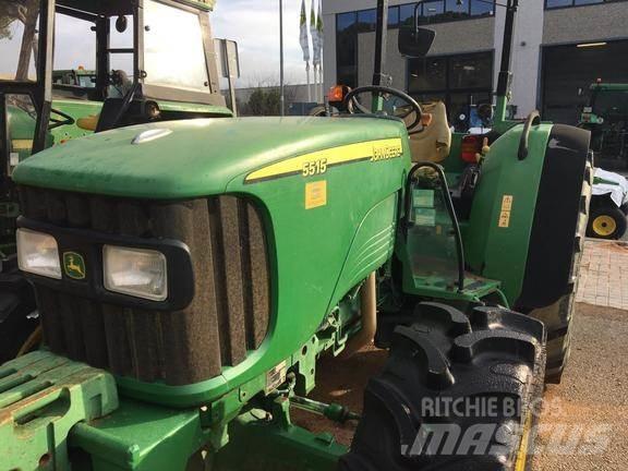 John Deere 5515 الجرارات