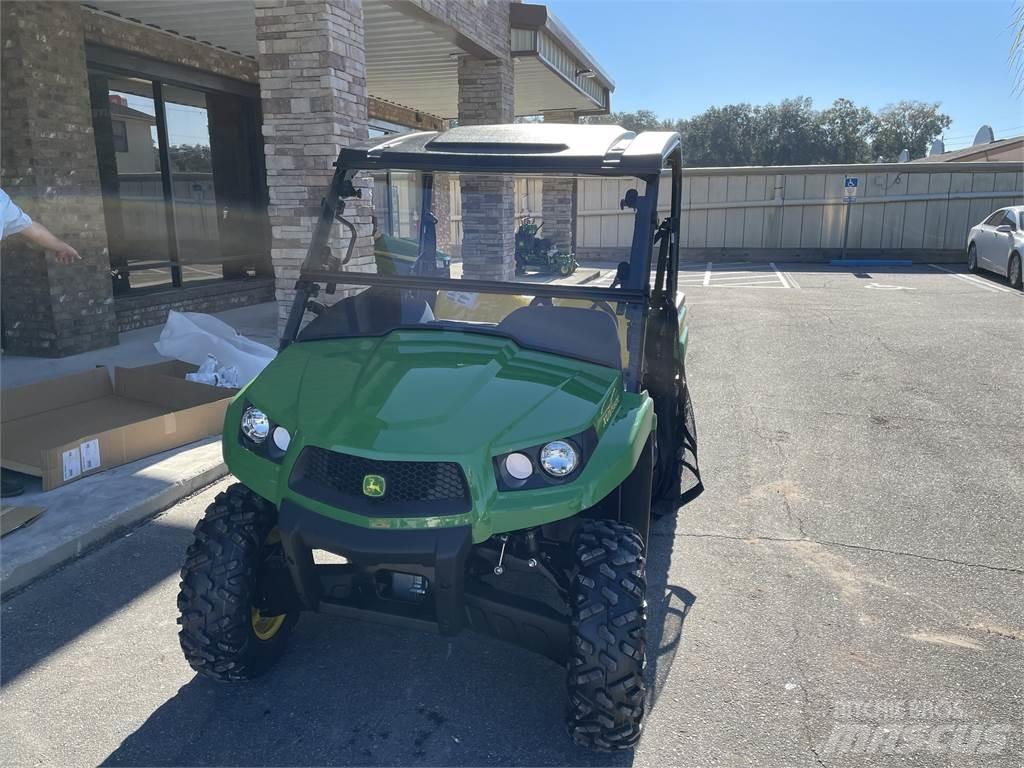 John Deere 560E ماكينات منفعة عامة