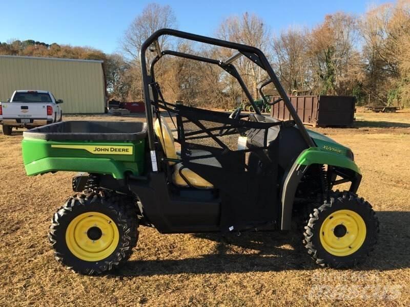 John Deere 560E ماكينات منفعة عامة