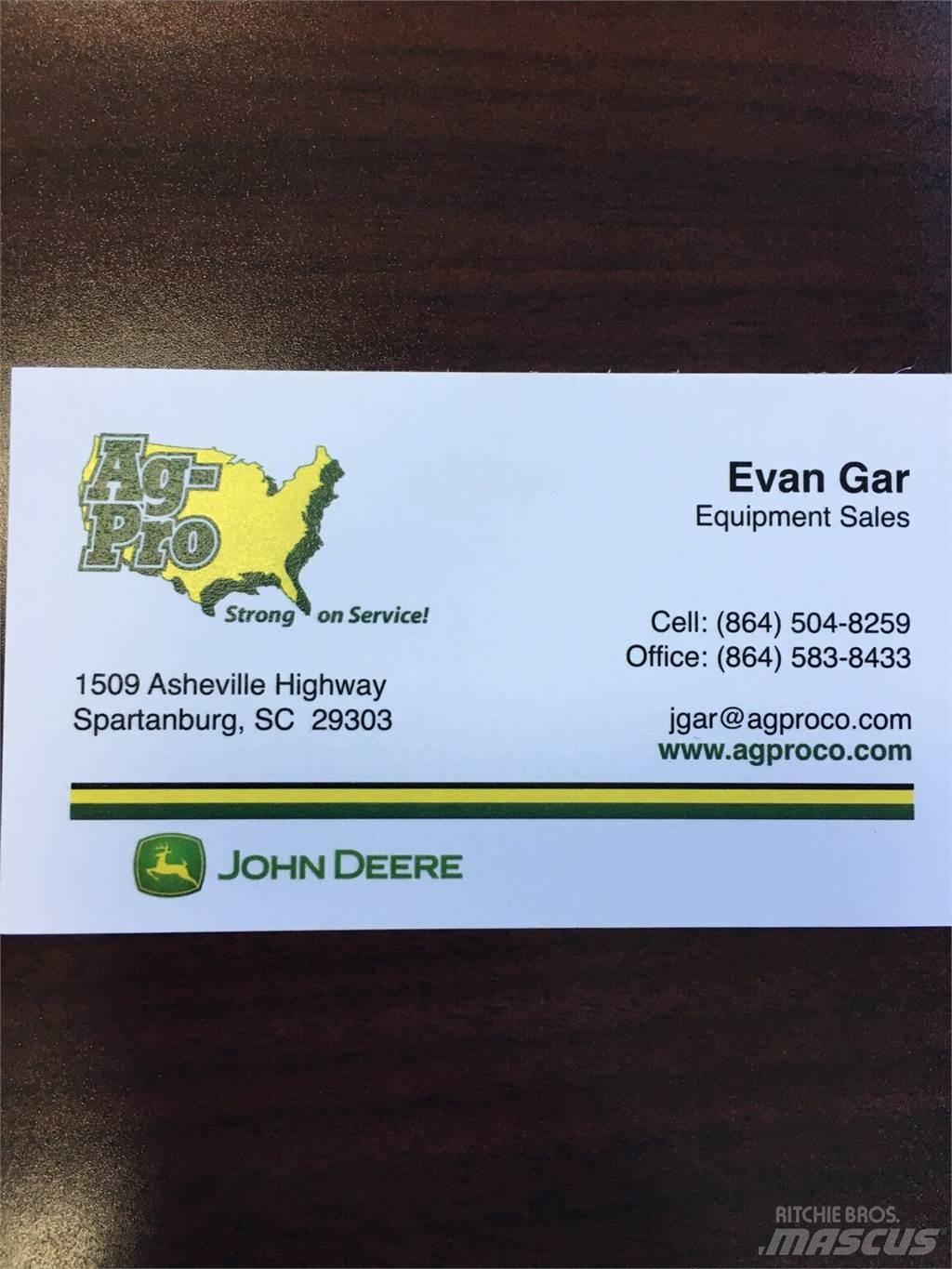 John Deere 560E ماكينات منفعة عامة