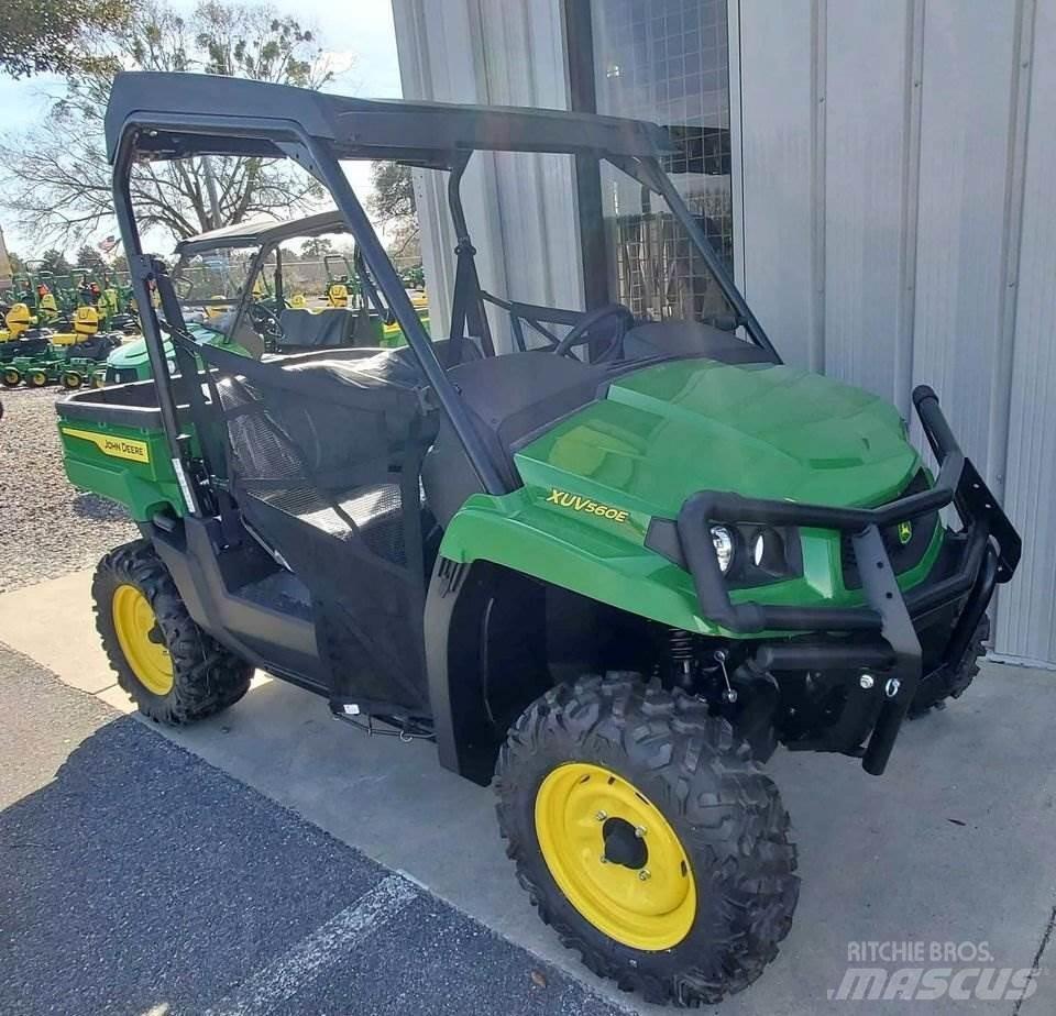 John Deere 560E ماكينات منفعة عامة