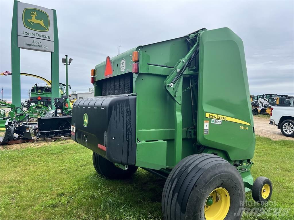 John Deere 560M محزمات مستديرة