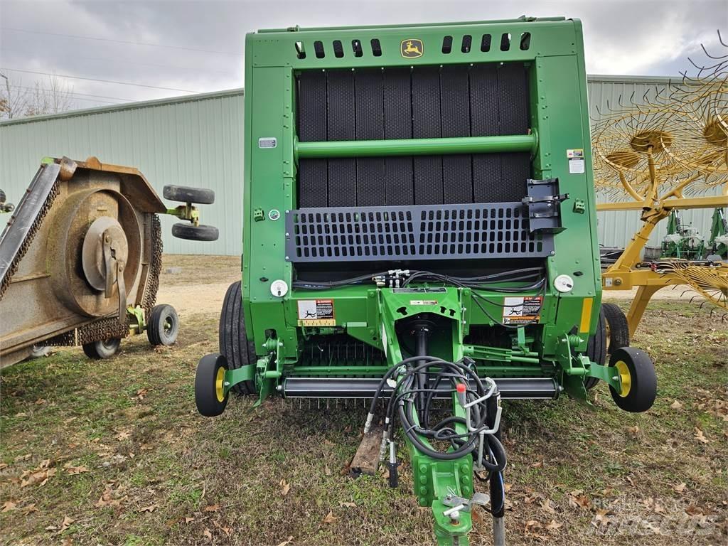 John Deere 560M محزمات مستديرة