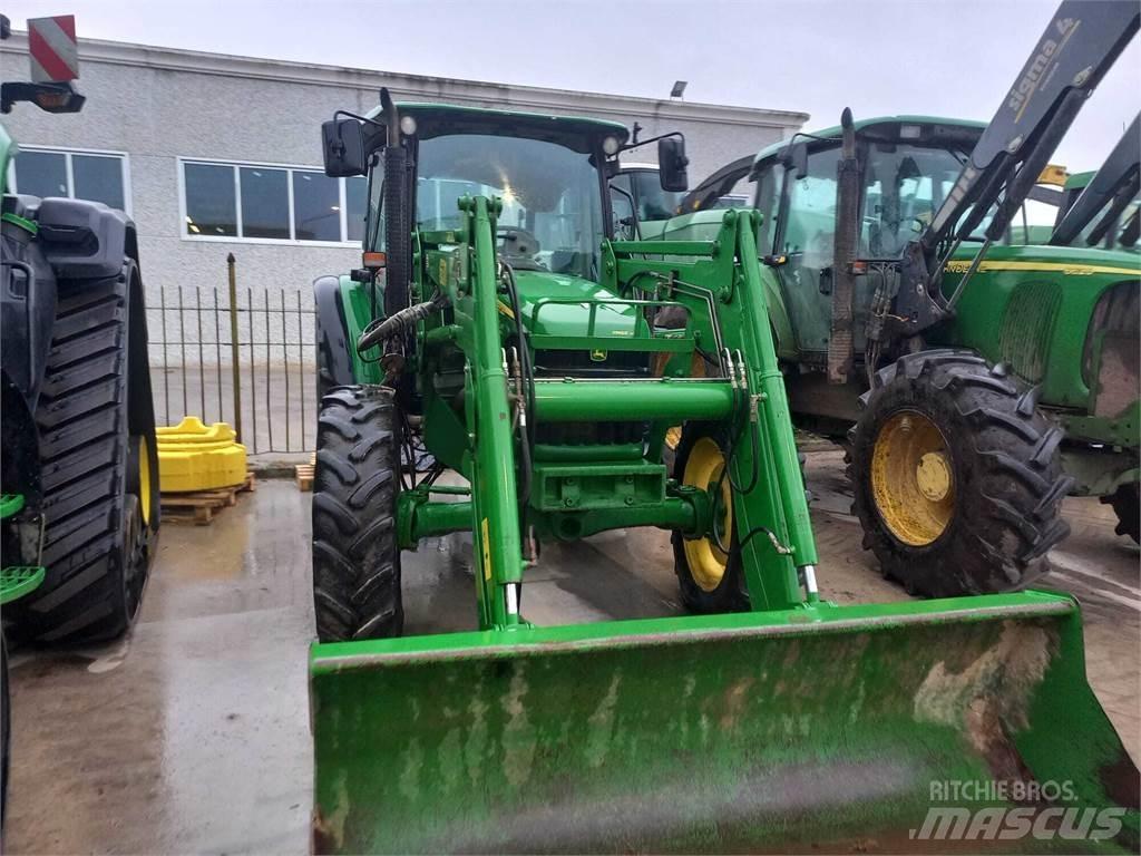 John Deere 5720 الجرارات