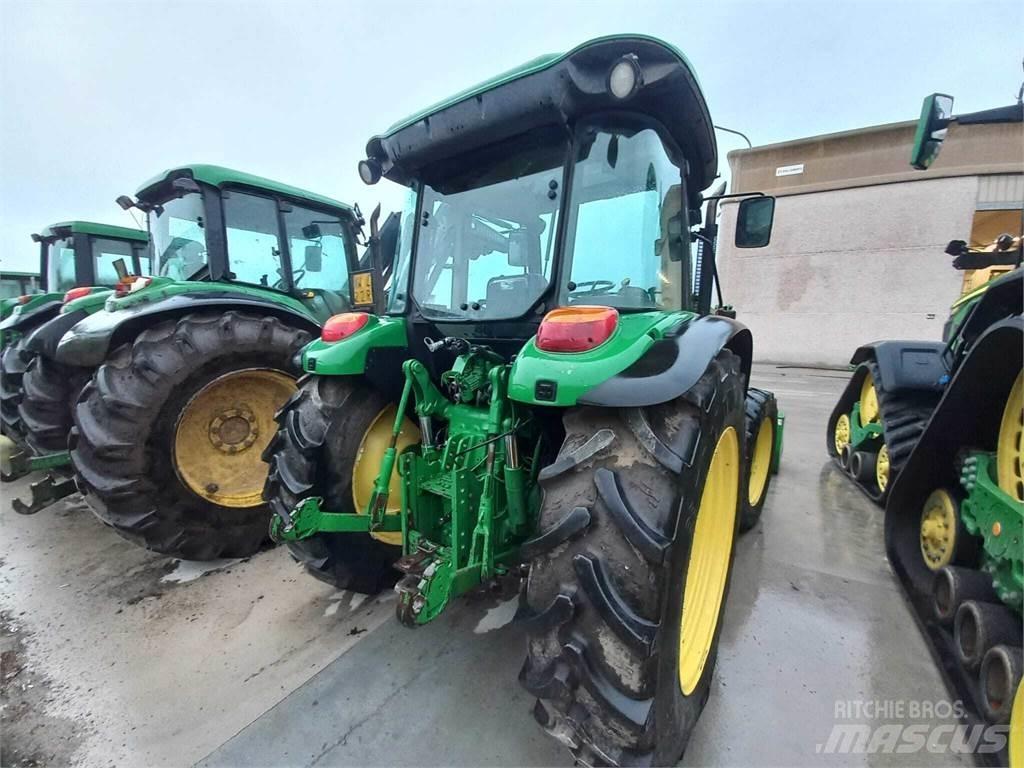 John Deere 5720 الجرارات