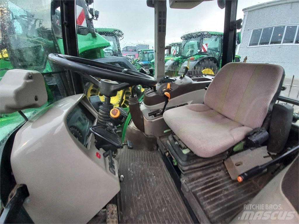 John Deere 5720 الجرارات