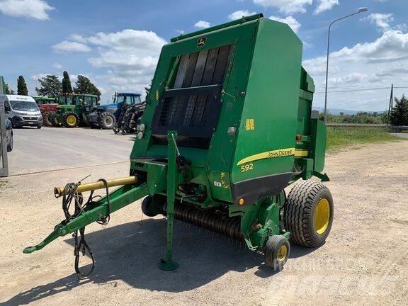 John Deere 592 محزمات مستديرة