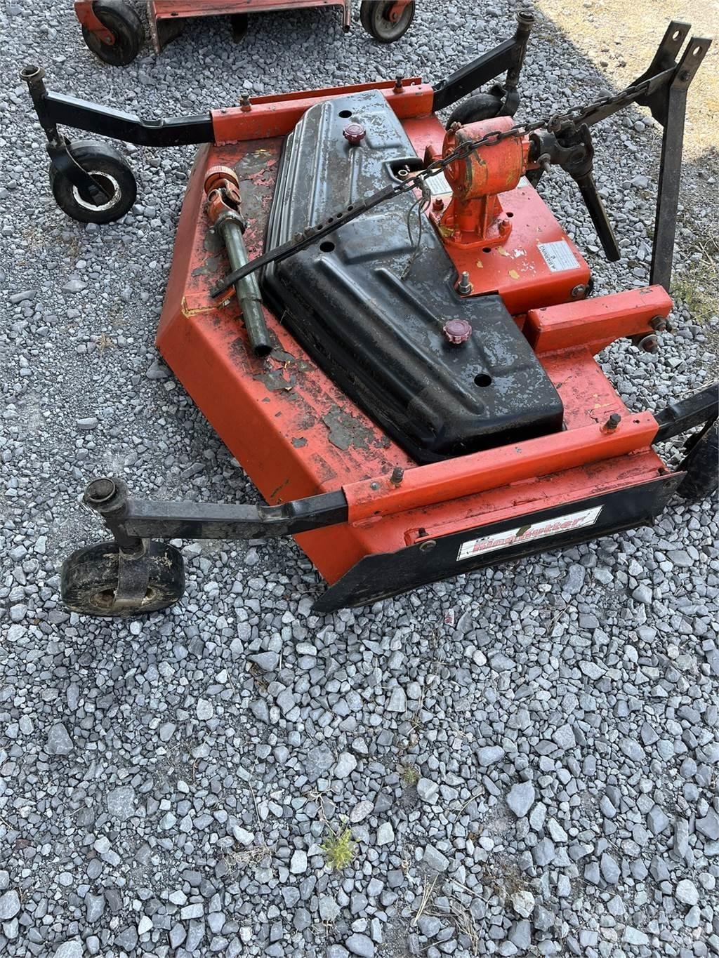 John Deere 60 ركوب الحشائش