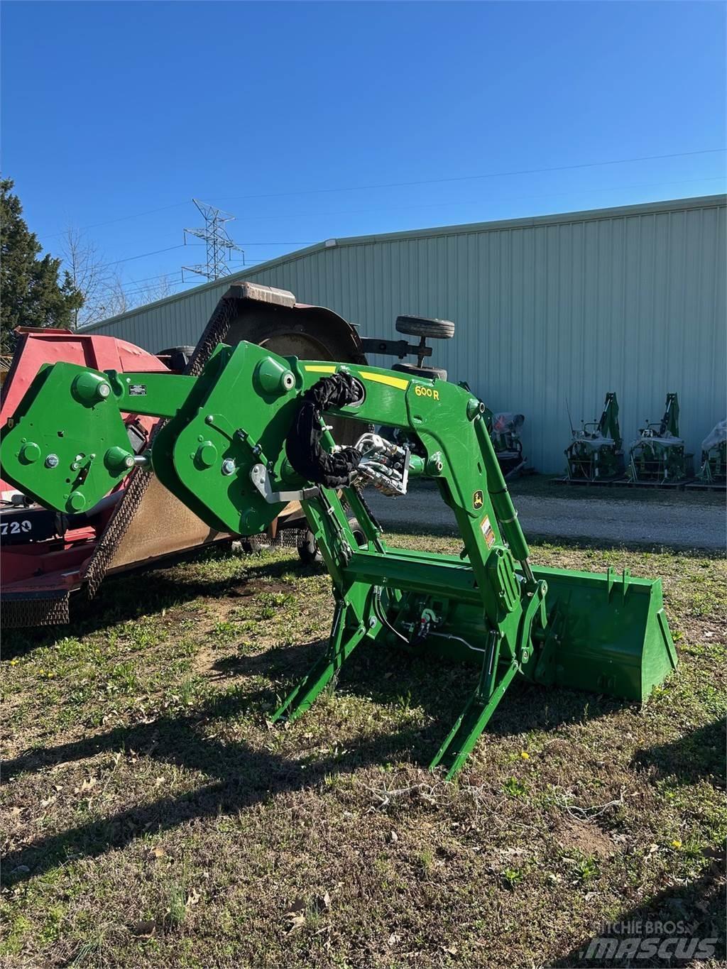 John Deere 600R الجرارات