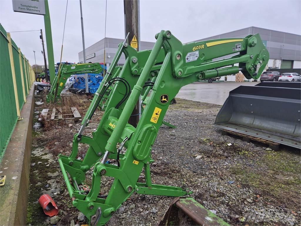 John Deere 603R الجرارات