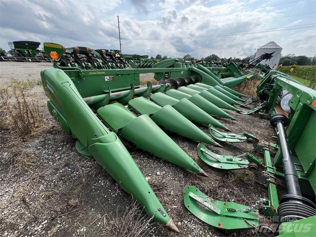 John Deere 608C ملحقات الحصادات