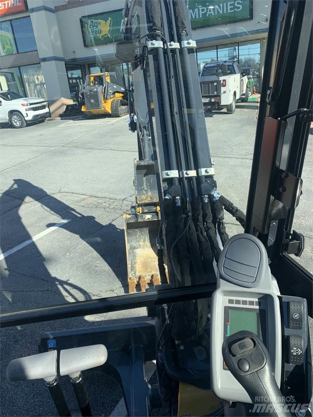 John Deere 60P حفارات طويلة الذراع