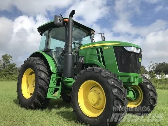 John Deere 6105E الجرارات