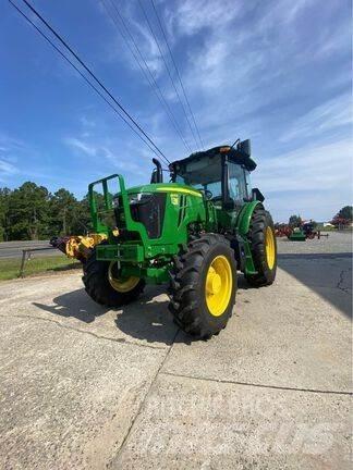 John Deere 6105E الجرارات