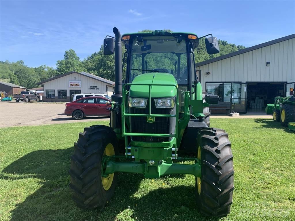 John Deere 6120E الجرارات