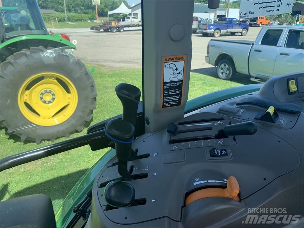 John Deere 6120E الجرارات