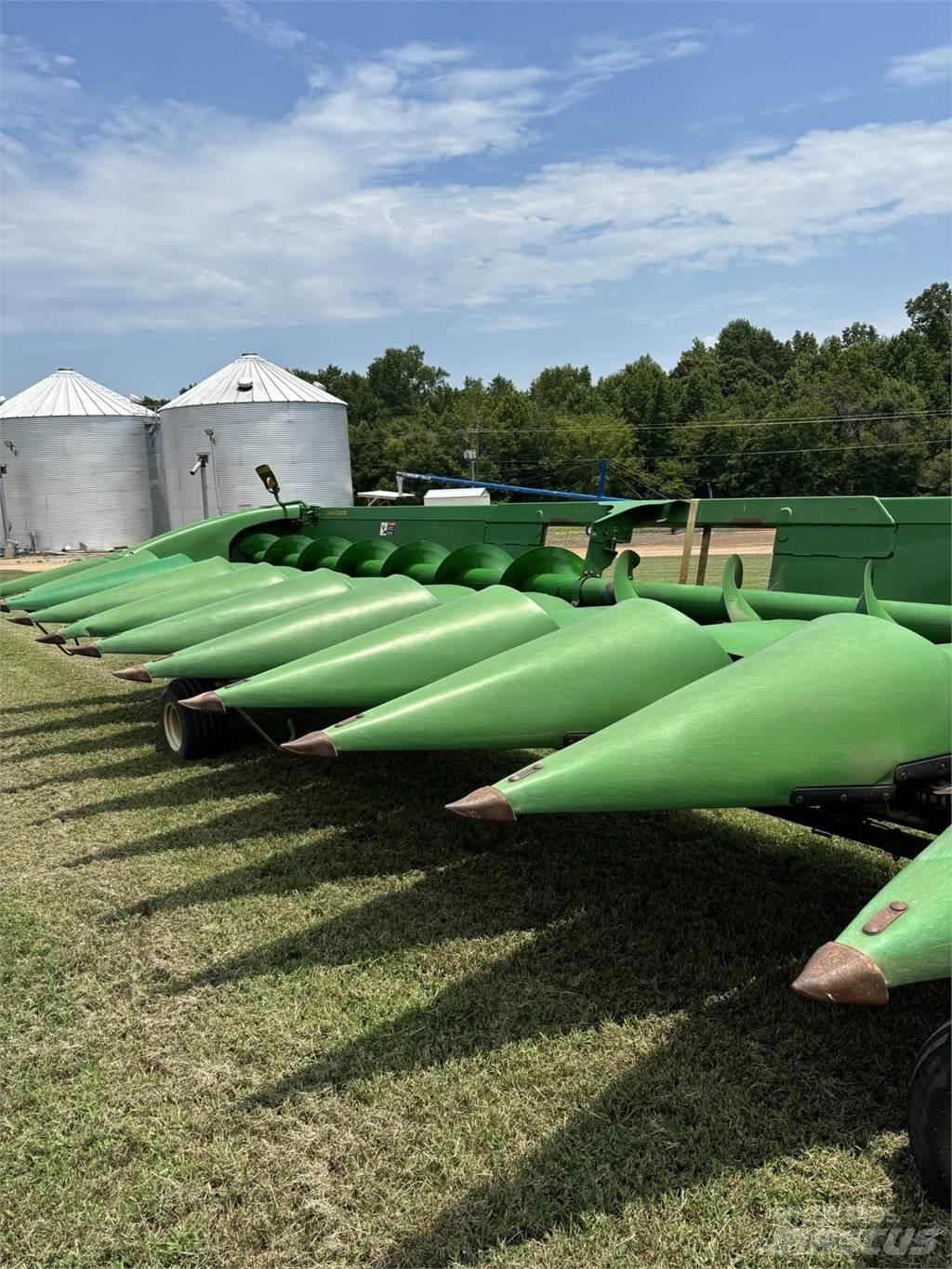 John Deere 612C ملحقات الحصادات