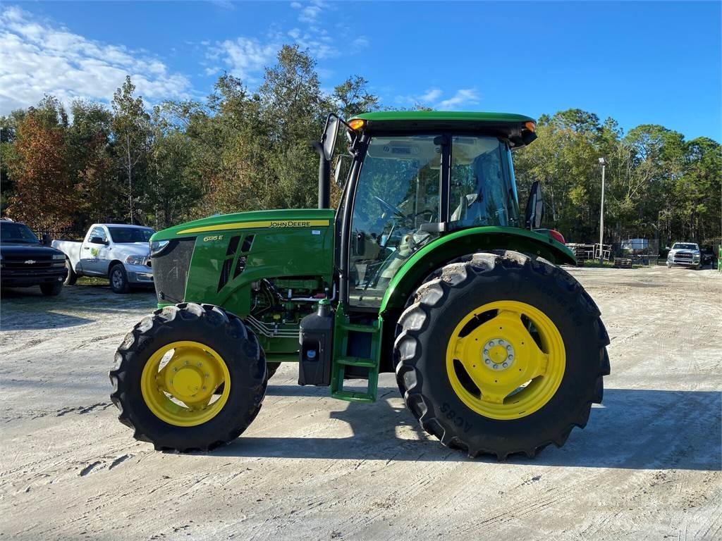 John Deere 6135E الجرارات