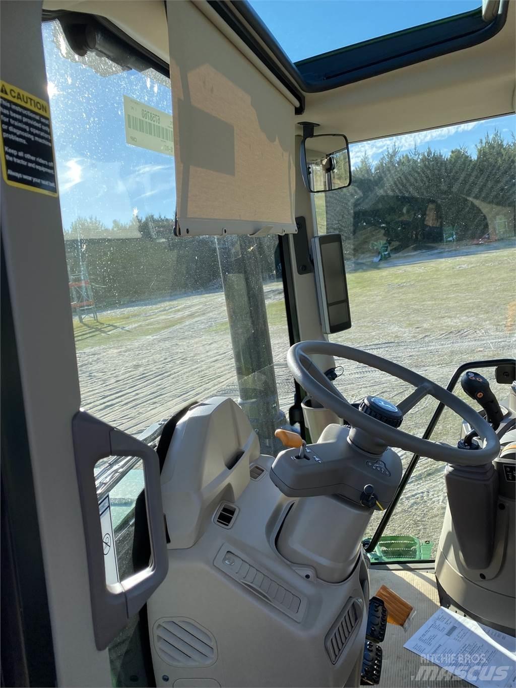 John Deere 6155M الجرارات