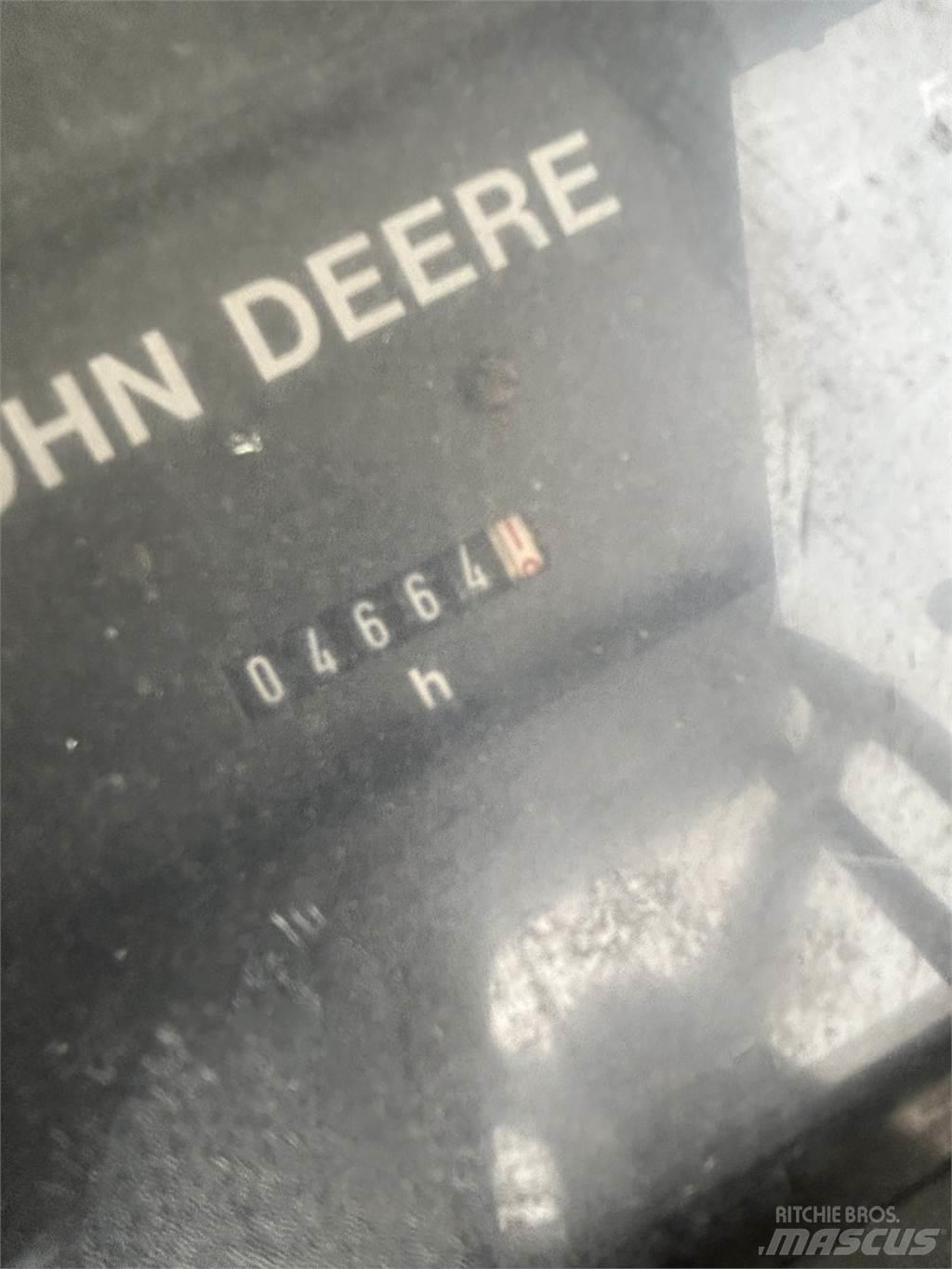 John Deere 6200 الجرارات