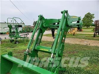 John Deere 620R الجرارات