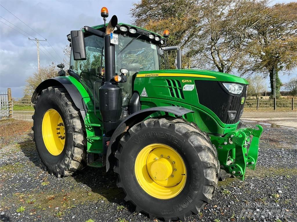 John Deere 6215R الجرارات