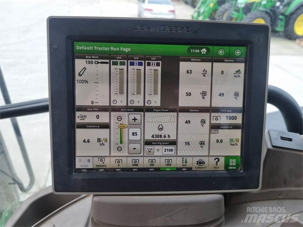 John Deere 6215R الجرارات