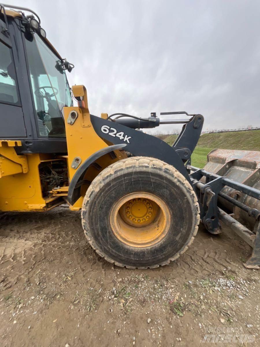 John Deere 624K لوادر بعجل