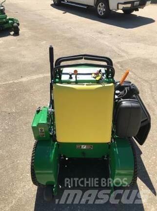 John Deere 636M ركوب الحشائش