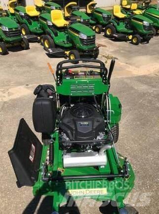 John Deere 636M ركوب الحشائش