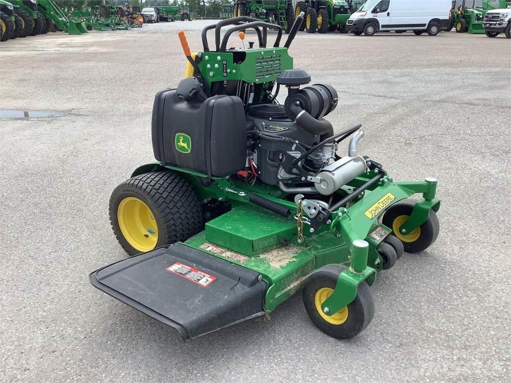John Deere 652M ركوب الحشائش