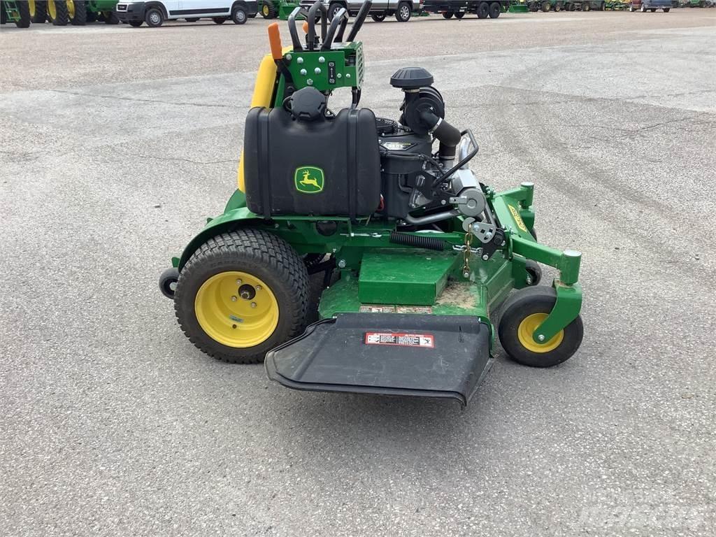 John Deere 652M ركوب الحشائش