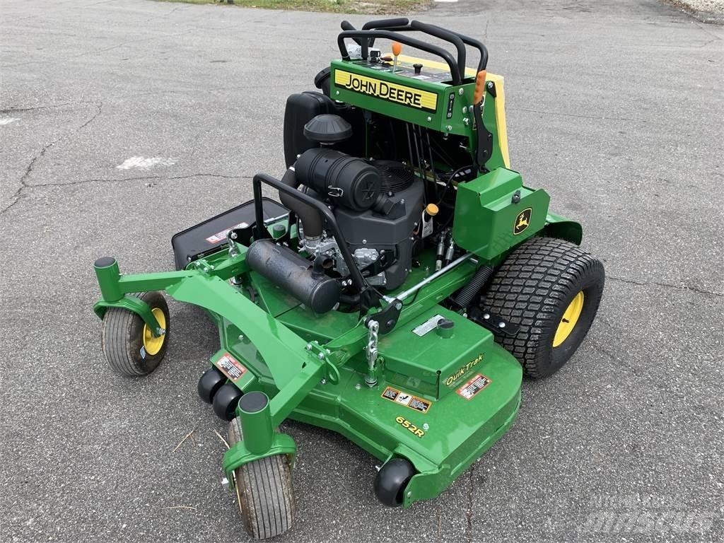 John Deere 652R ركوب الحشائش